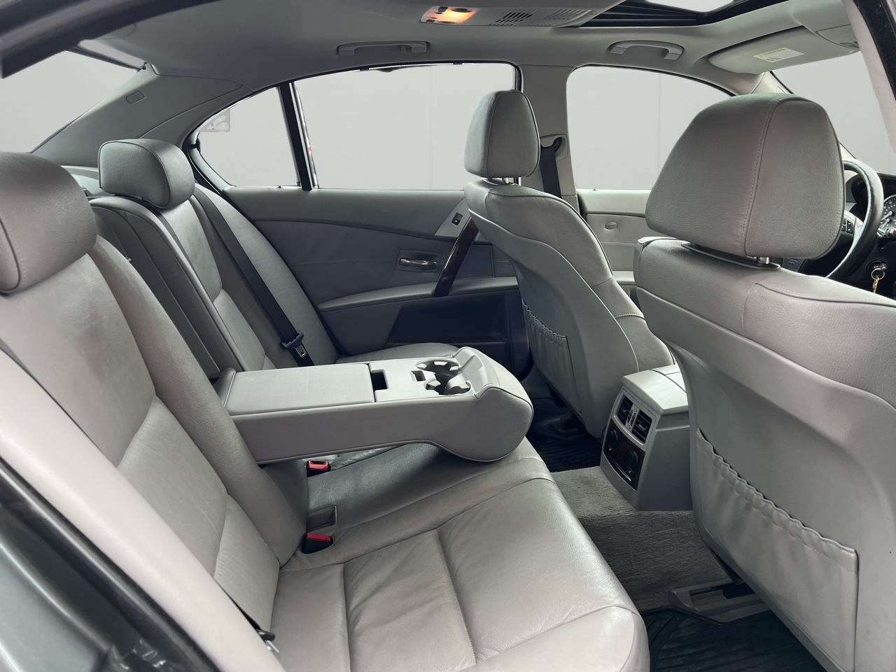 BMW 5-Series 530xi 2006