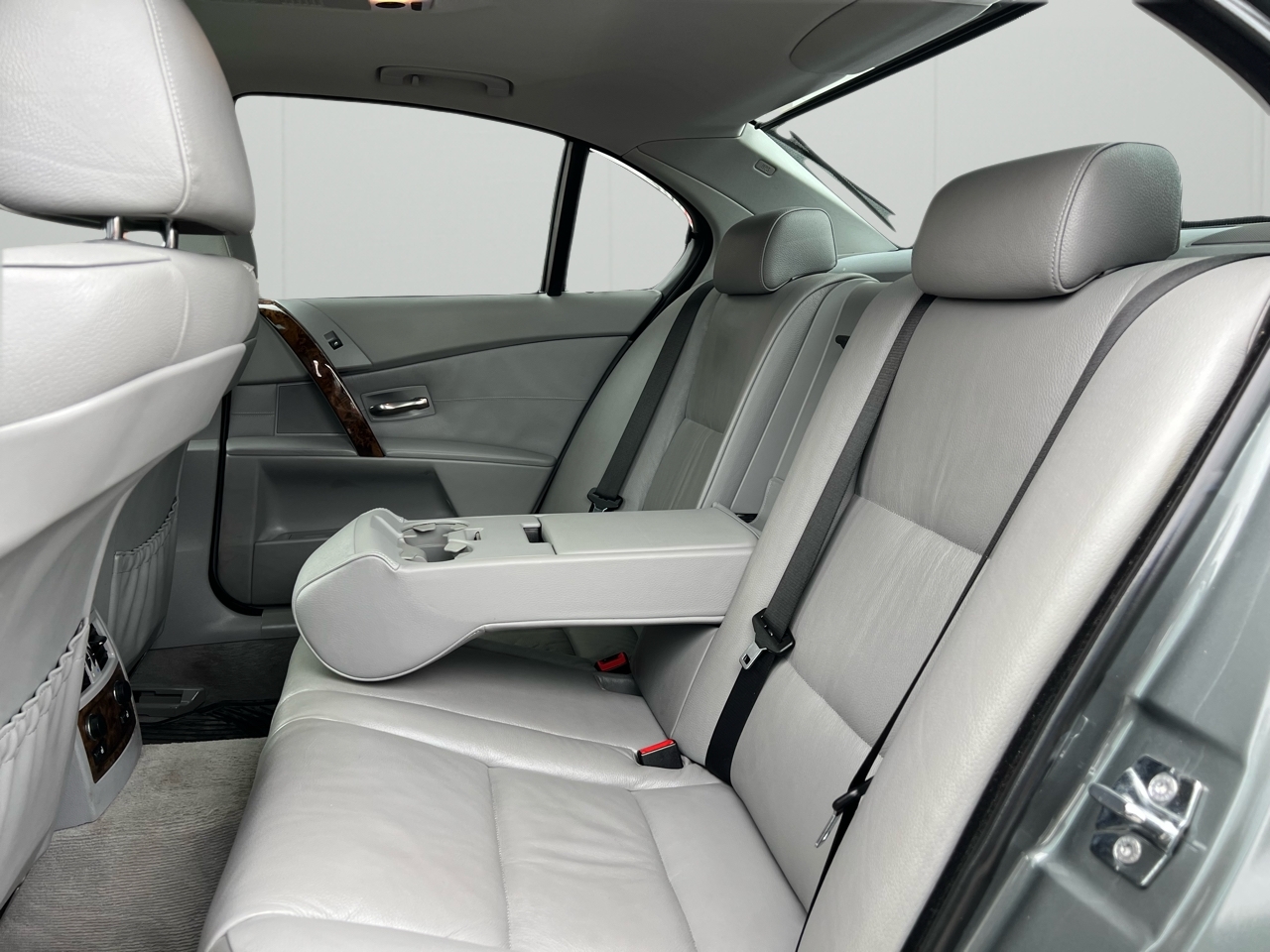 BMW 5-Series 530xi 2006