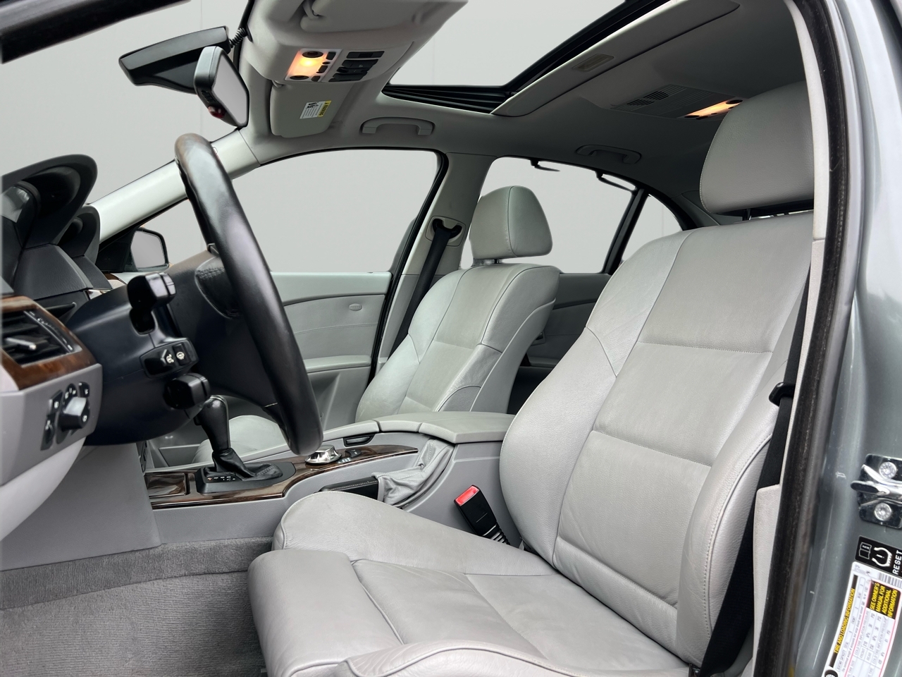 BMW 5-Series 530xi 2006