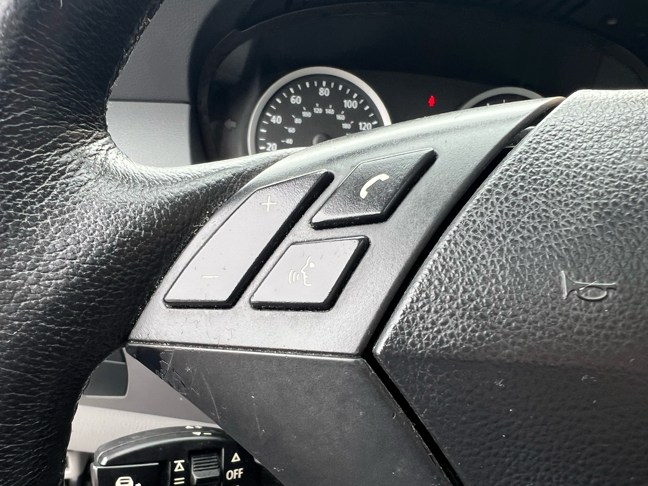 BMW 5-Series 530xi 2006