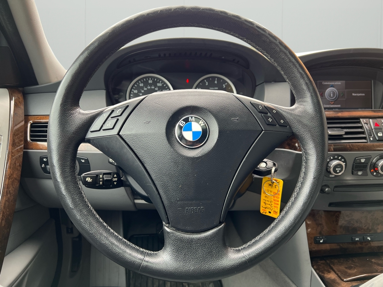 BMW 5-Series 530xi 2006