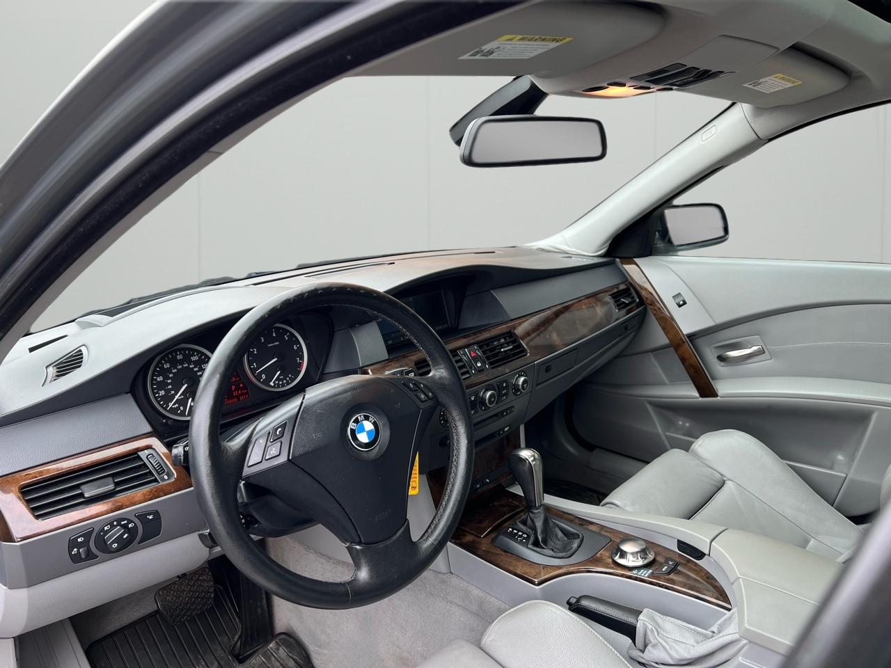 BMW 5-Series 530xi 2006
