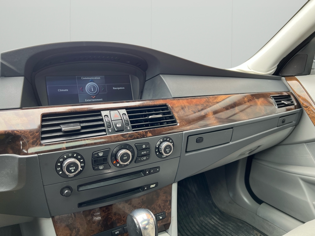 BMW 5-Series 530xi 2006