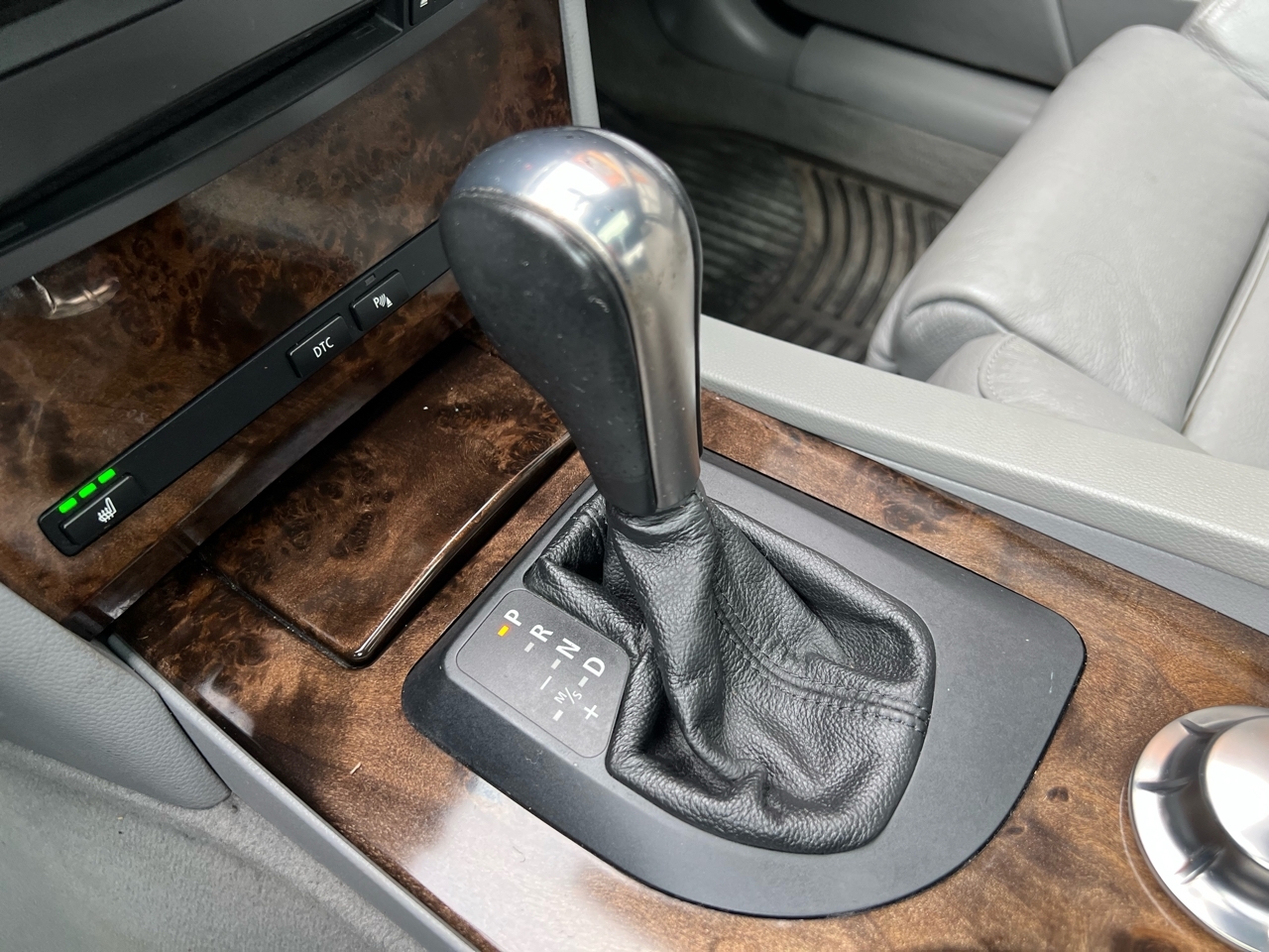 BMW 5-Series 530xi 2006