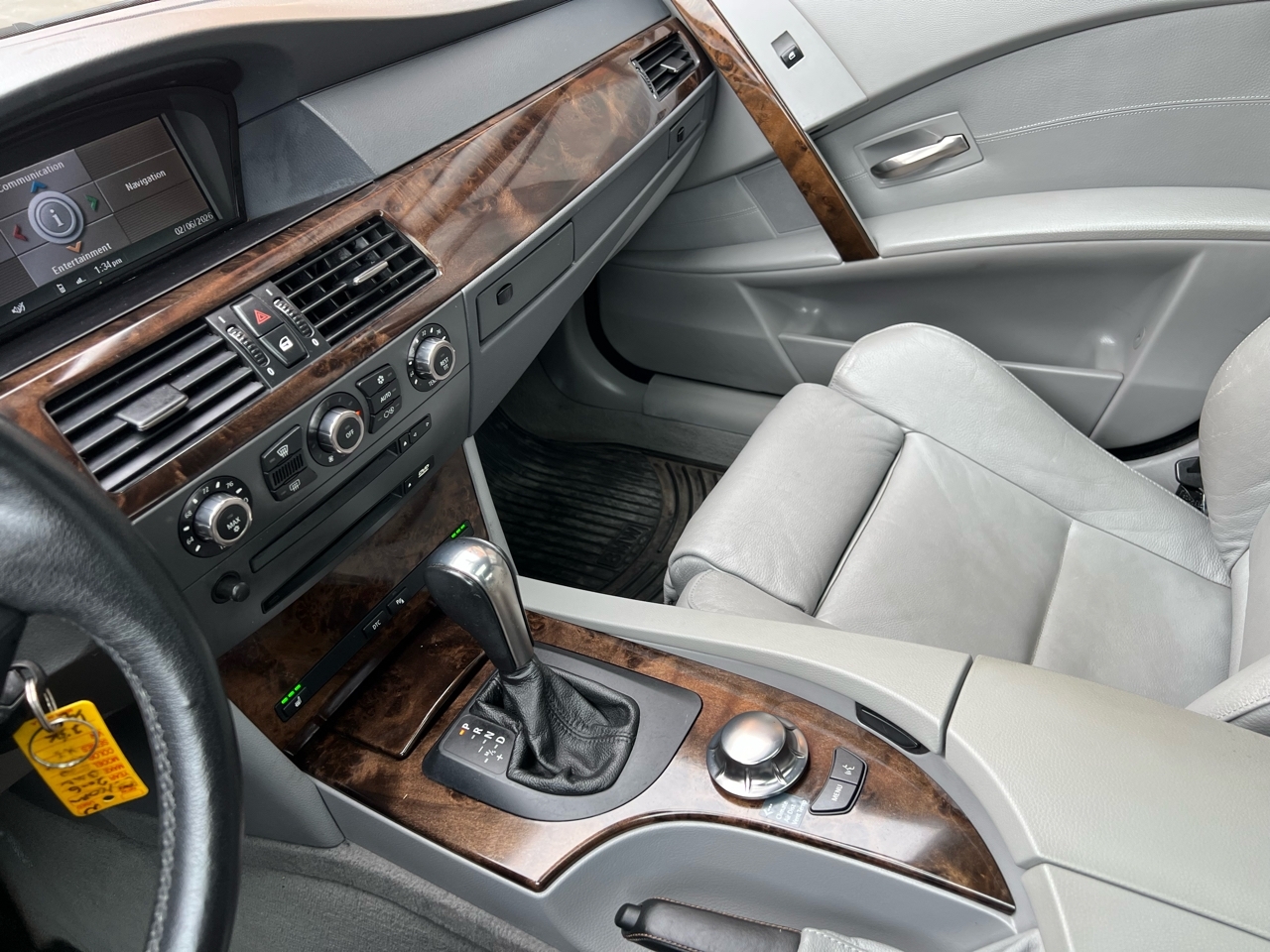 BMW 5-Series 530xi 2006