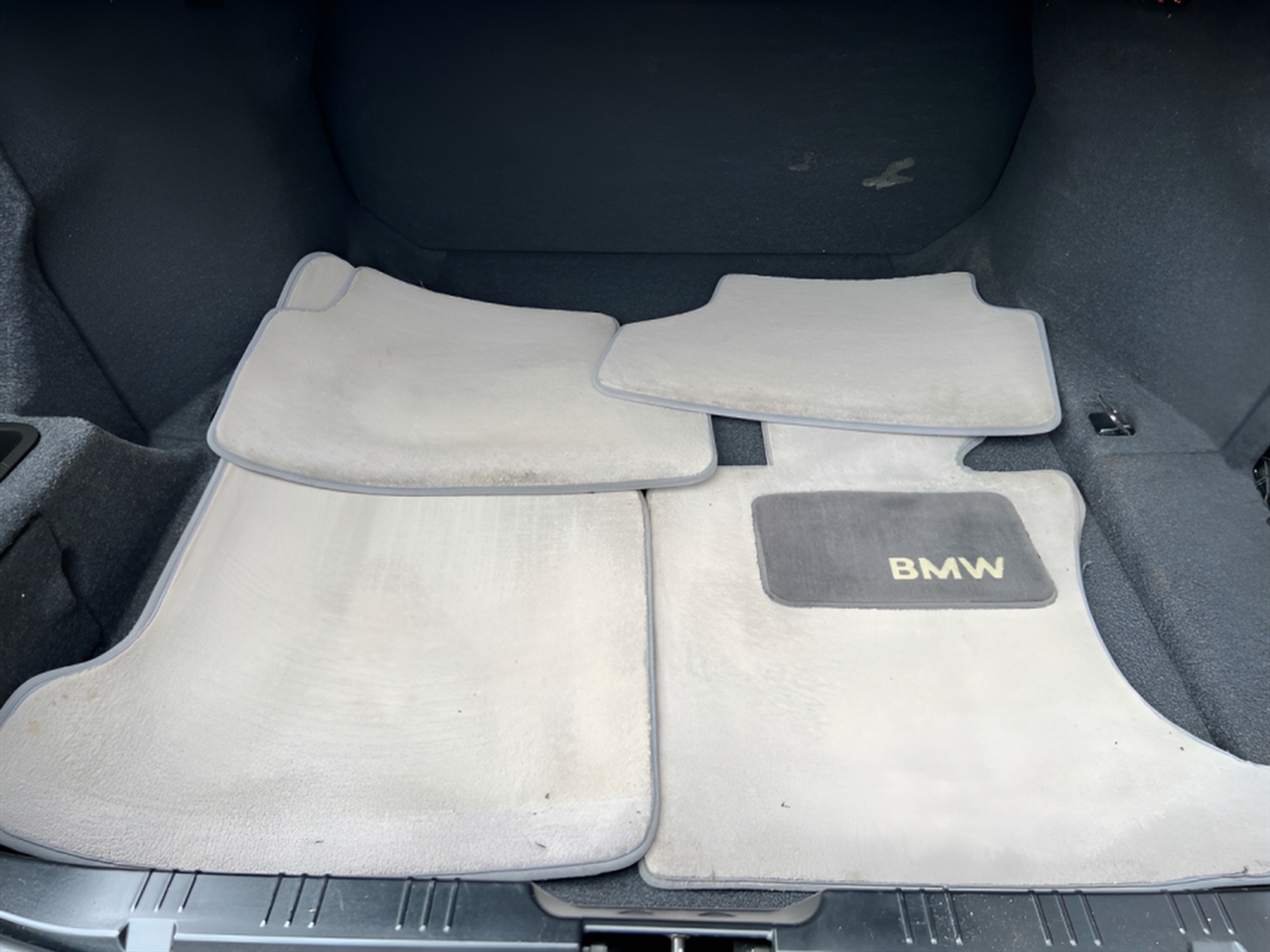 BMW 5-Series 530xi 2006