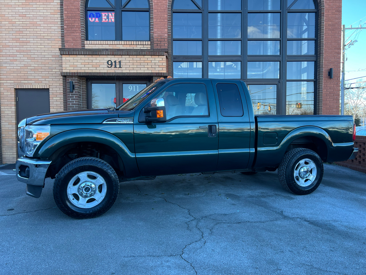 Ford F-250 SD XLT SuperCab Long Bed 4WD 2011