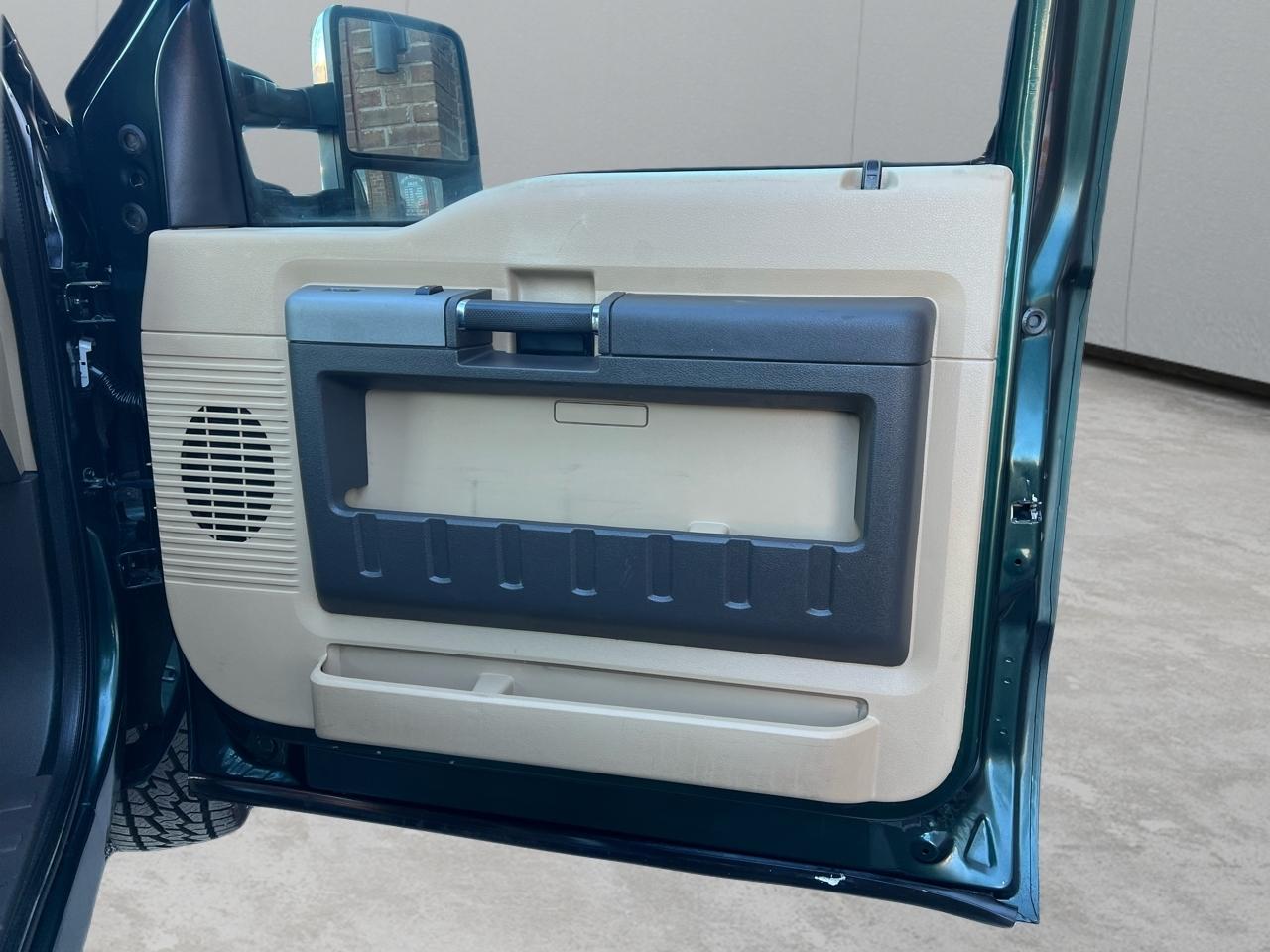 Ford F-250 SD XLT SuperCab Short Bed 4WD 2011