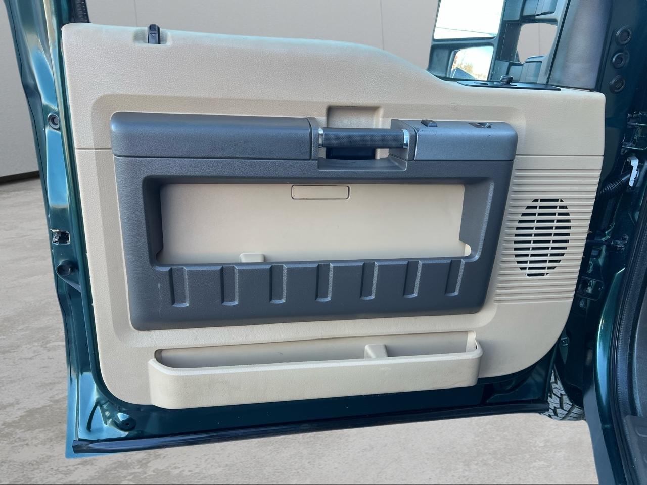 Ford F-250 SD XLT SuperCab Short Bed 4WD 2011