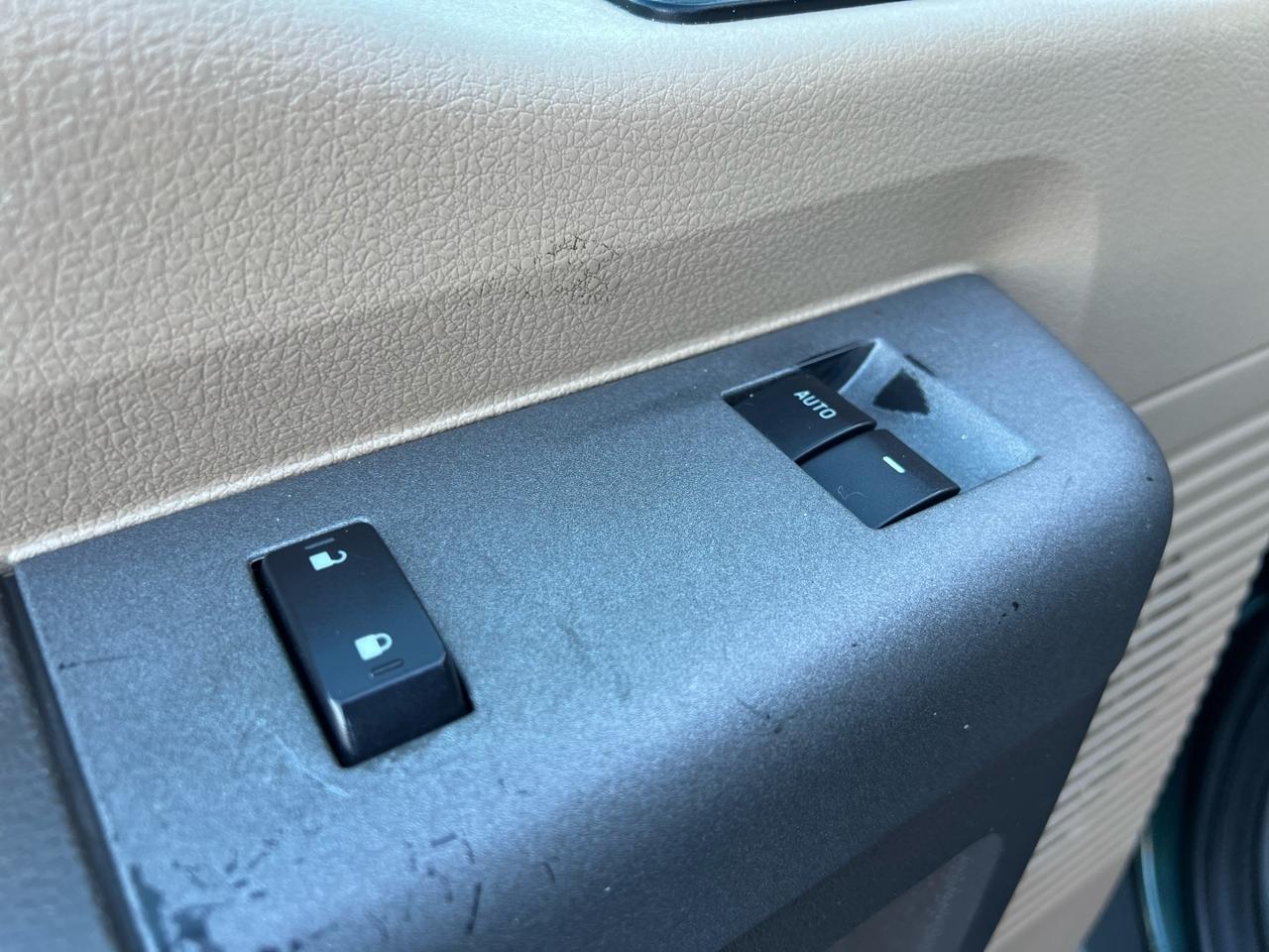 Ford F-250 SD XLT SuperCab Short Bed 4WD 2011