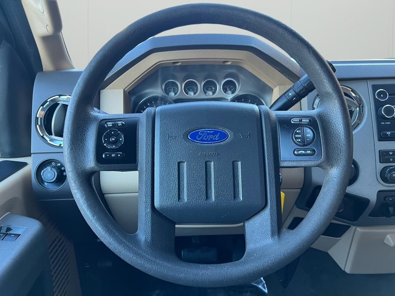 Ford F-250 SD XLT SuperCab Short Bed 4WD 2011