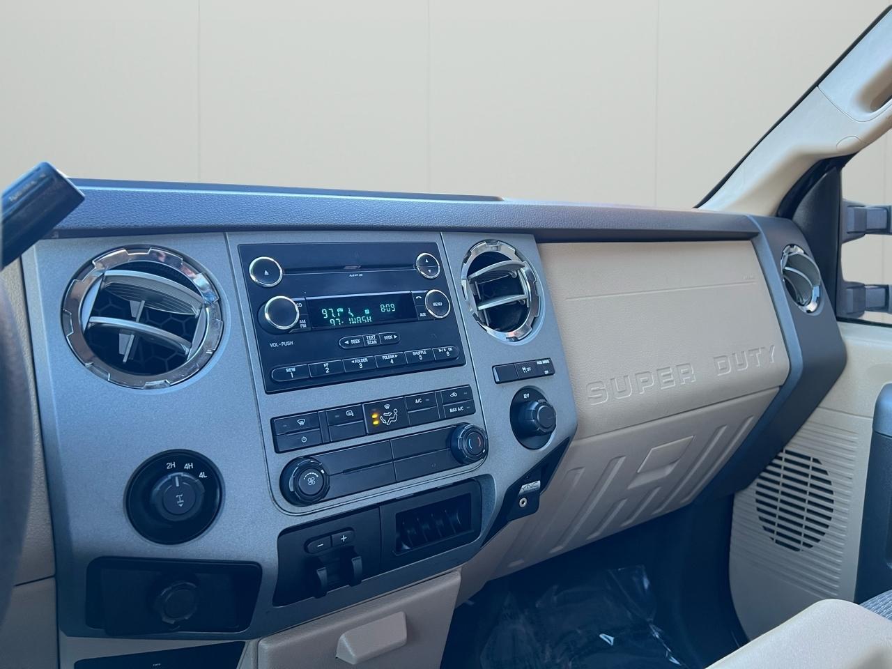 Ford F-250 SD XLT SuperCab Short Bed 4WD 2011