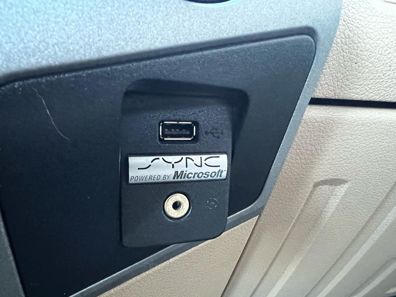 Ford F-250 SD XLT SuperCab Short Bed 4WD 2011