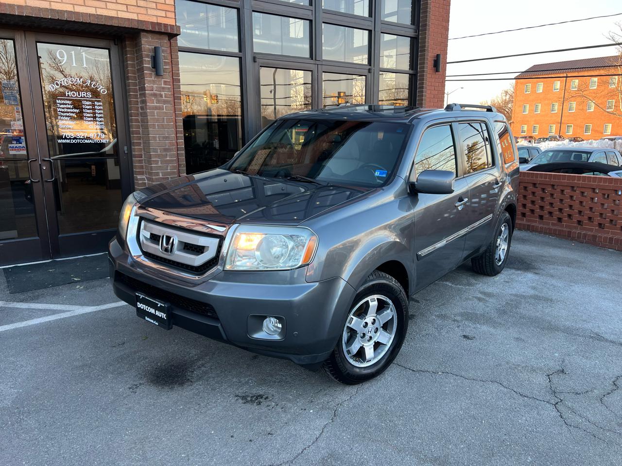 Honda Pilot Touring 4WD 5-Spd AT with DVD 2011