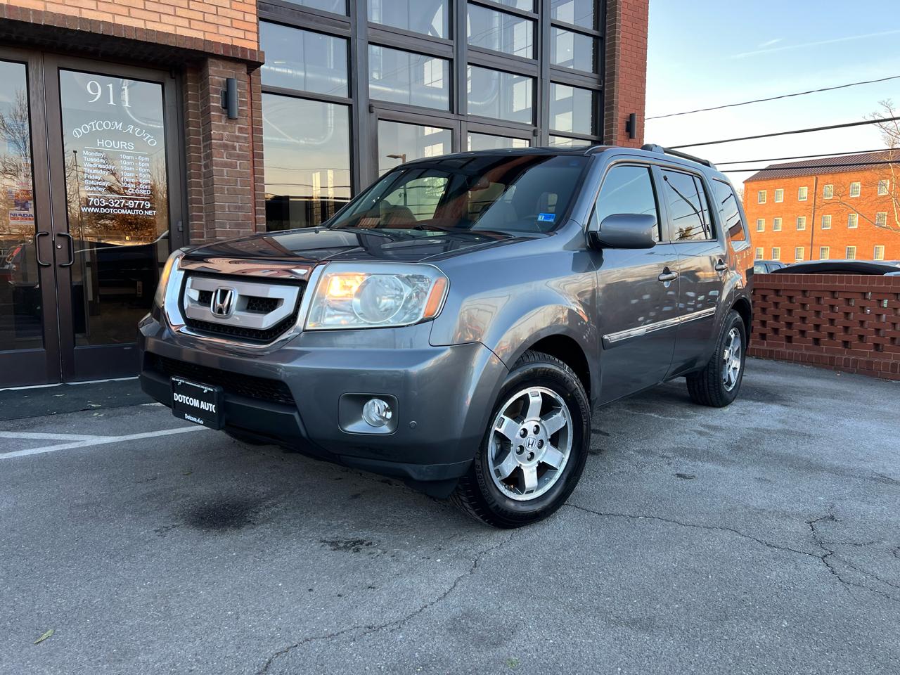 Honda Pilot Touring 4WD 5-Spd AT with DVD 2011