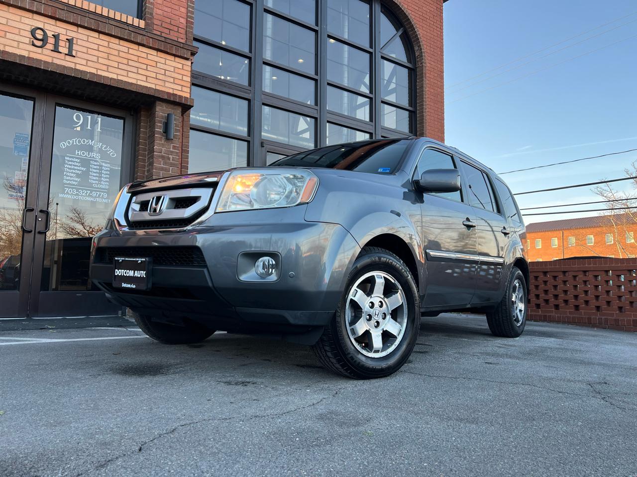 Honda Pilot Touring 4WD 5-Spd AT with DVD 2011