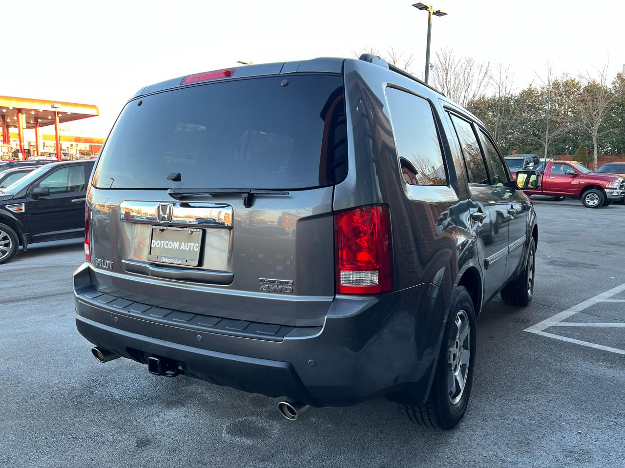 Honda Pilot Touring 4WD 5-Spd AT with DVD 2011