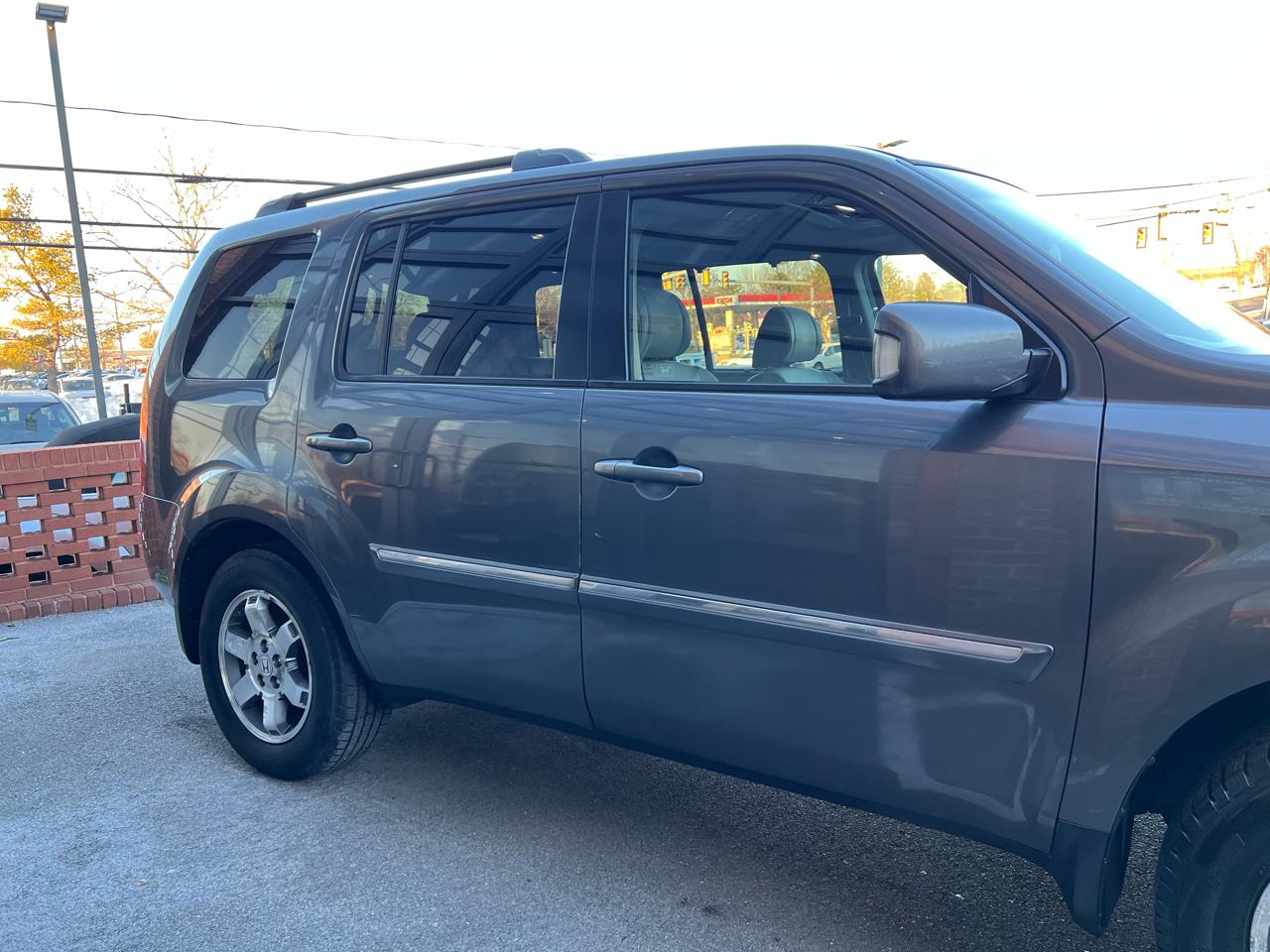 Honda Pilot Touring 4WD 5-Spd AT with DVD 2011