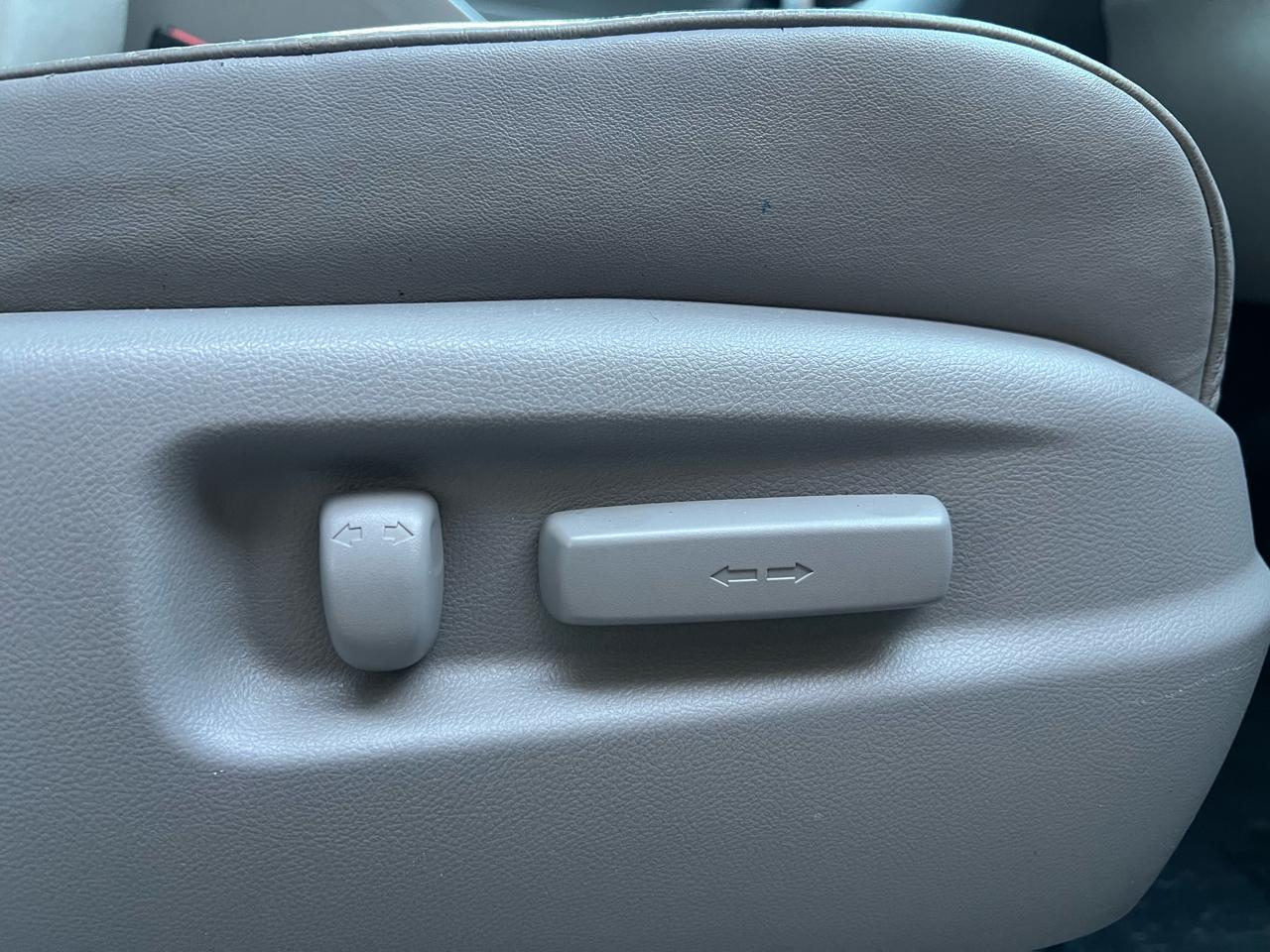 Honda Pilot Touring 4WD 5-Spd AT with DVD 2011