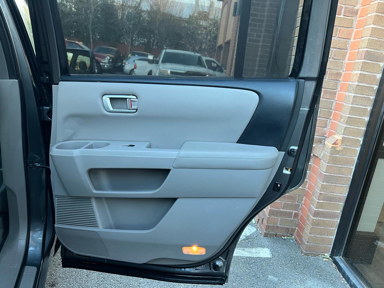 Honda Pilot Touring 4WD 5-Spd AT with DVD 2011