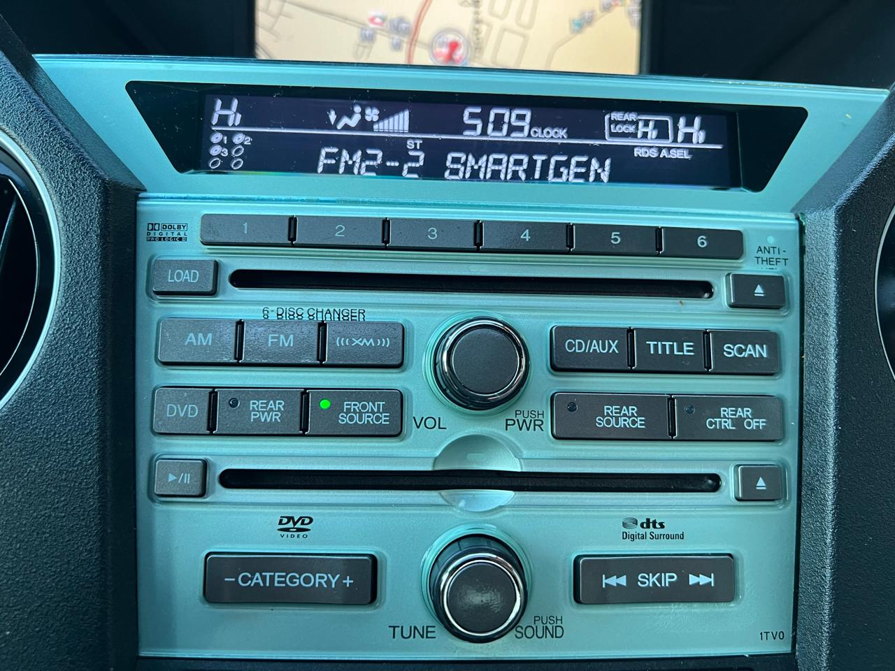 Honda Pilot Touring 4WD 5-Spd AT with DVD 2011