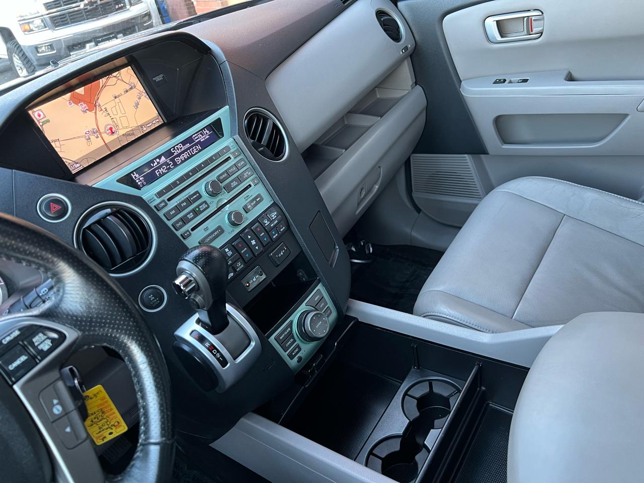 Honda Pilot Touring 4WD 5-Spd AT with DVD 2011