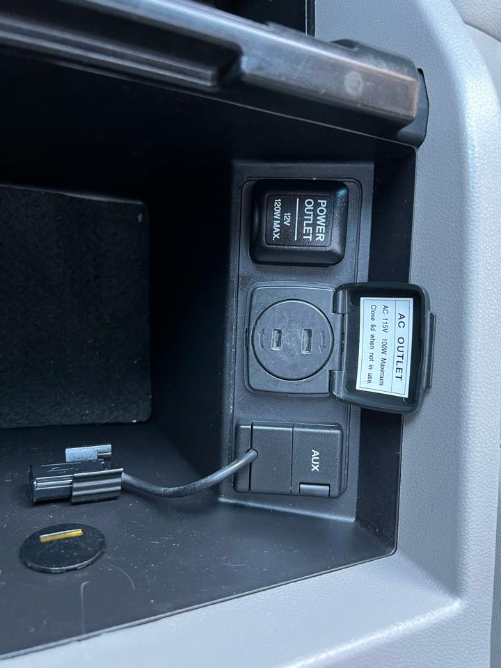 Honda Pilot Touring 4WD 5-Spd AT with DVD 2011