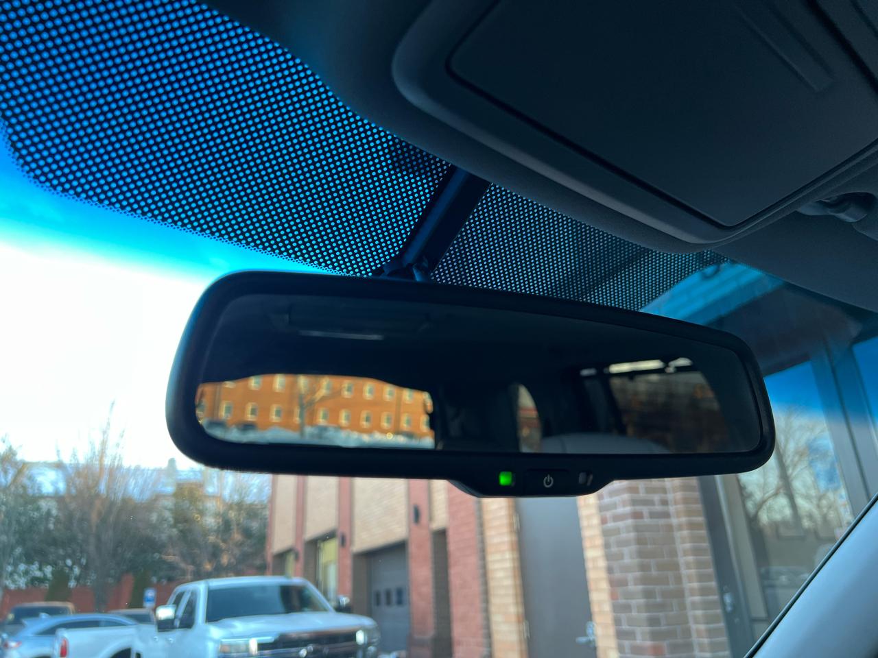 Honda Pilot Touring 4WD 5-Spd AT with DVD 2011