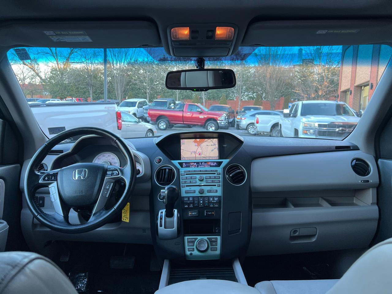 Honda Pilot Touring 4WD 5-Spd AT with DVD 2011