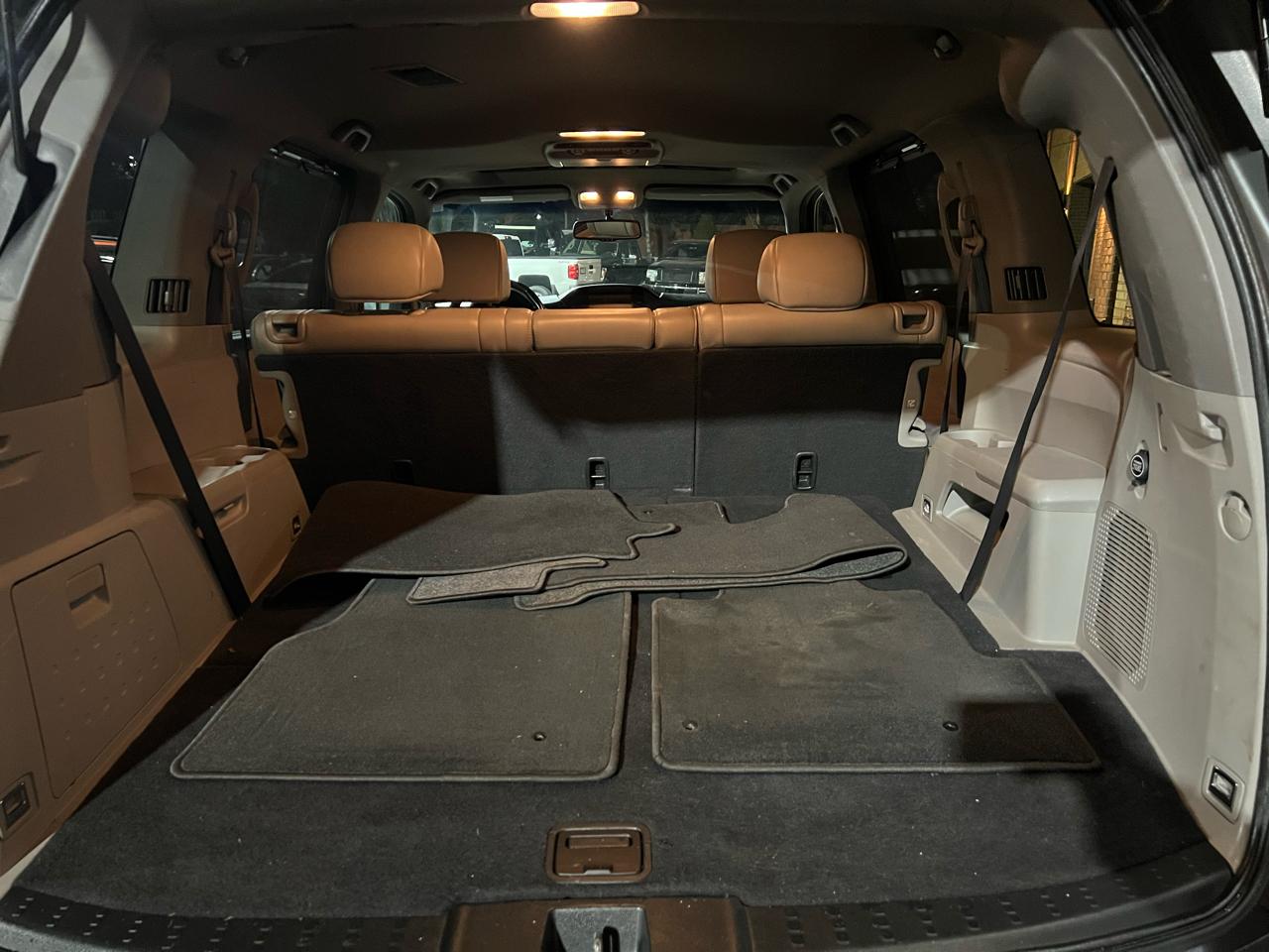 Honda Pilot Touring 4WD 5-Spd AT with DVD 2011