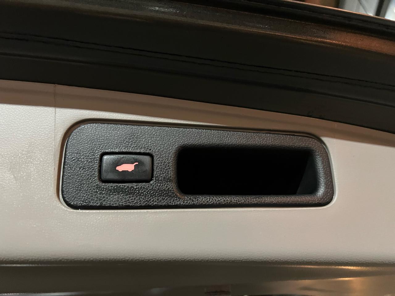 Honda Pilot Touring 4WD 5-Spd AT with DVD 2011