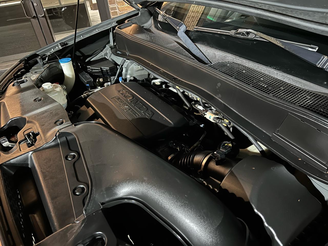 Honda Pilot Touring 4WD 5-Spd AT with DVD 2011