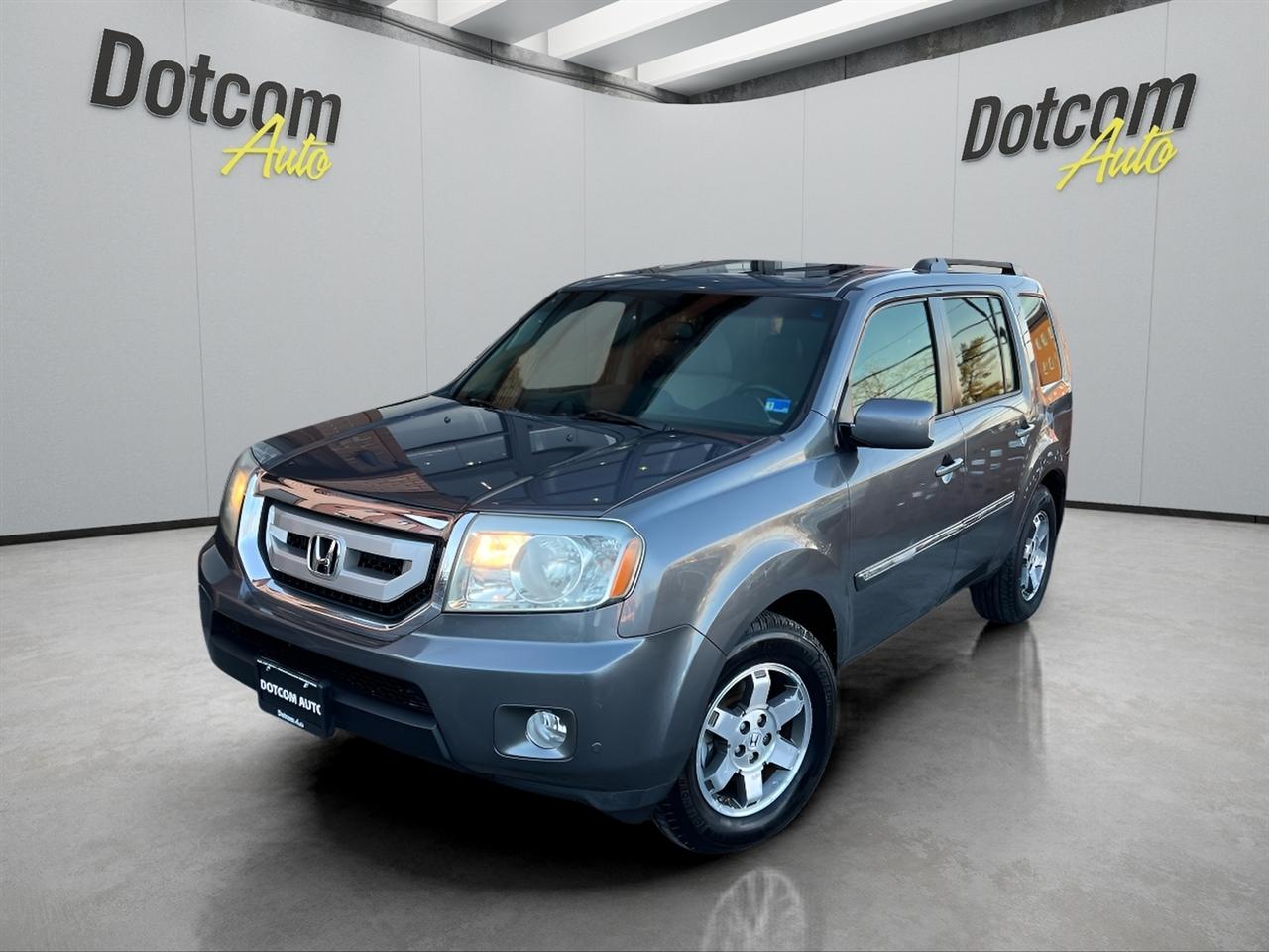 Honda Pilot Touring 4WD 5-Spd AT with DVD 2011