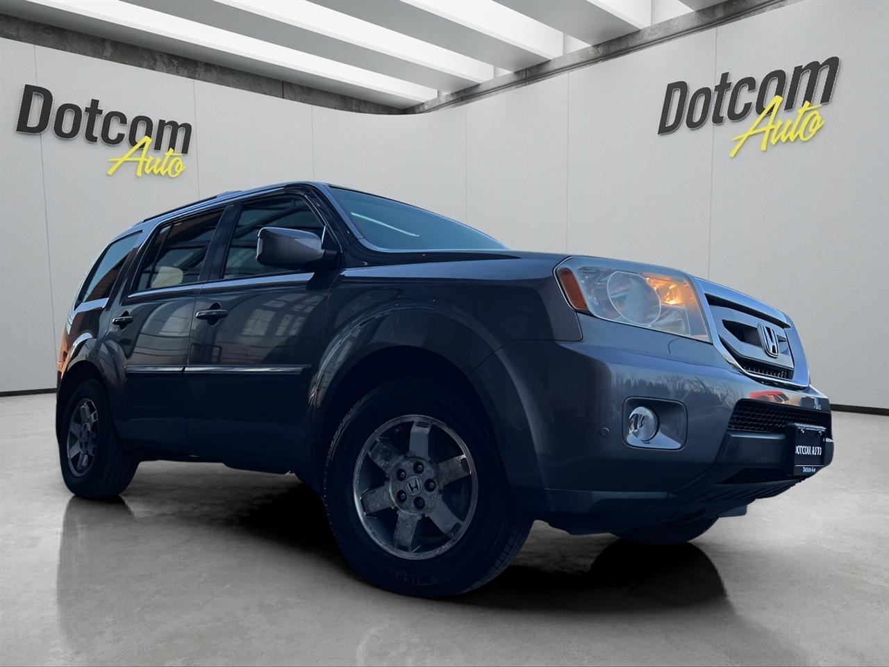 Honda Pilot Touring 4WD 5-Spd AT with DVD 2011