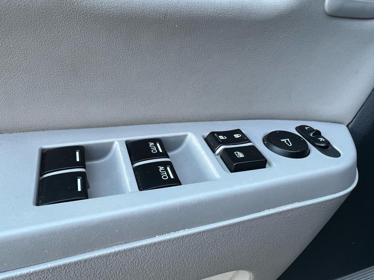 Honda Pilot Touring 4WD 5-Spd AT with DVD 2011