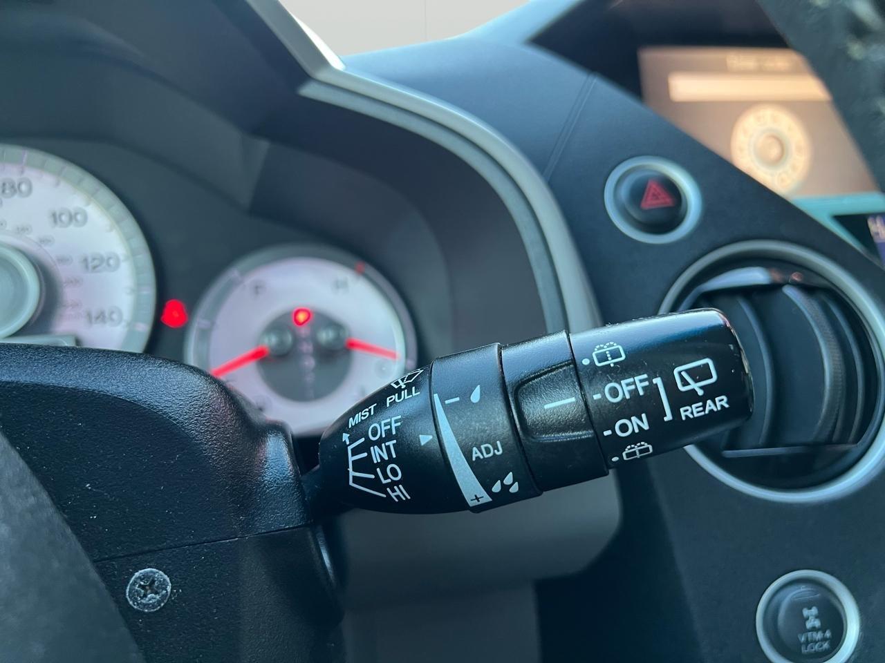 Honda Pilot Touring 4WD 5-Spd AT with DVD 2011