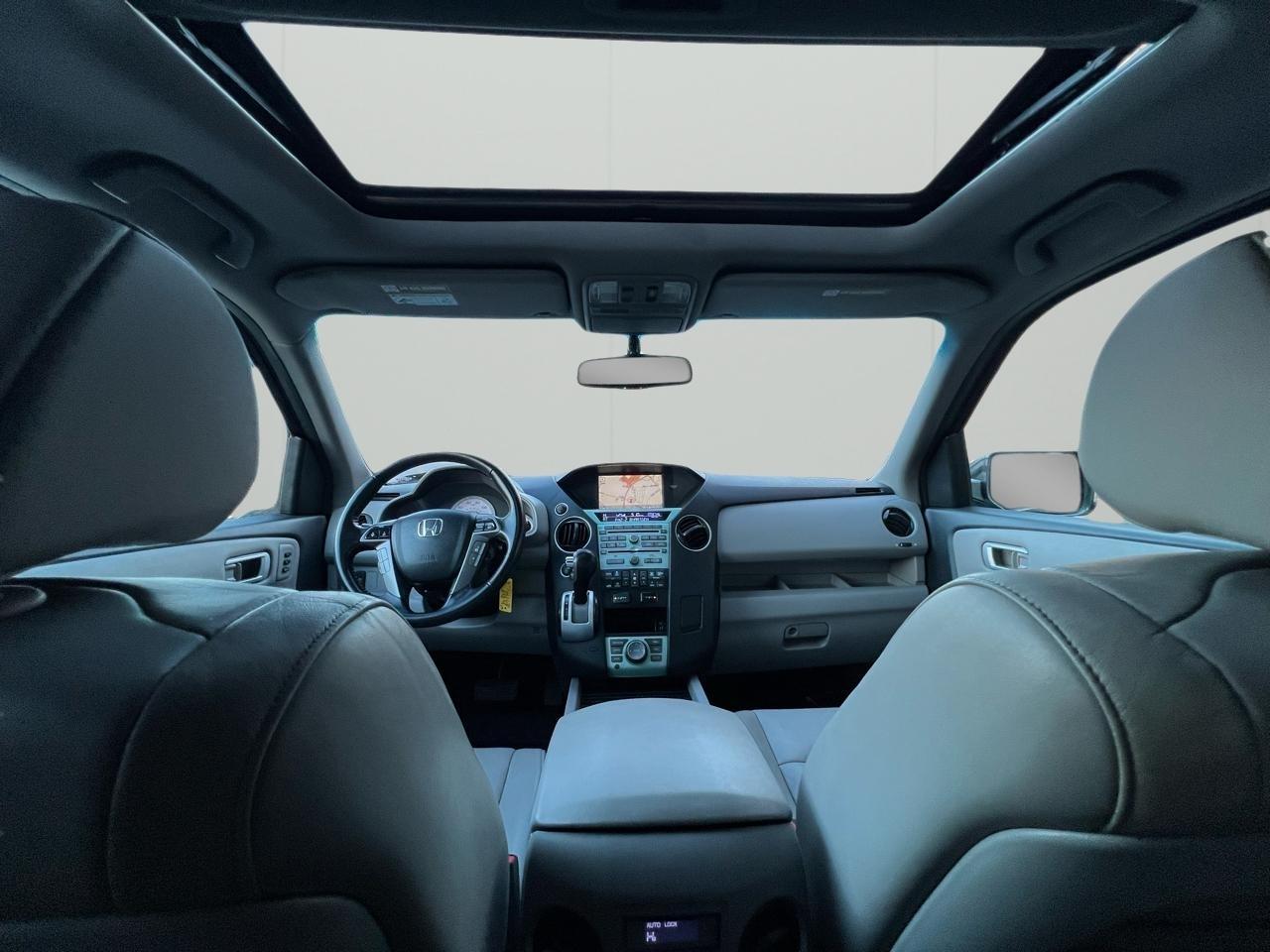 Honda Pilot Touring 4WD 5-Spd AT with DVD 2011