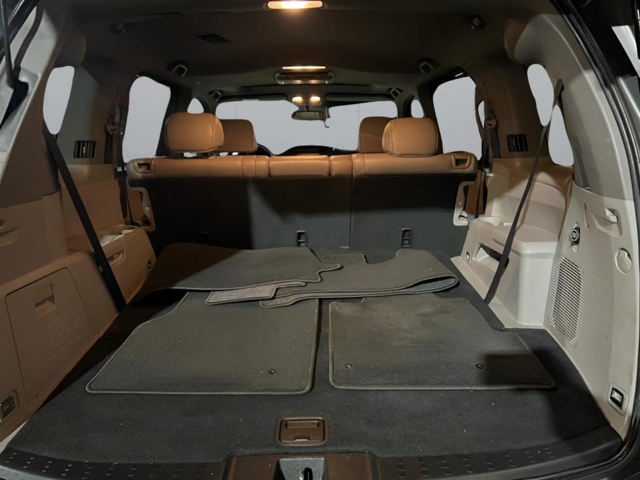 Honda Pilot Touring 4WD 5-Spd AT with DVD 2011