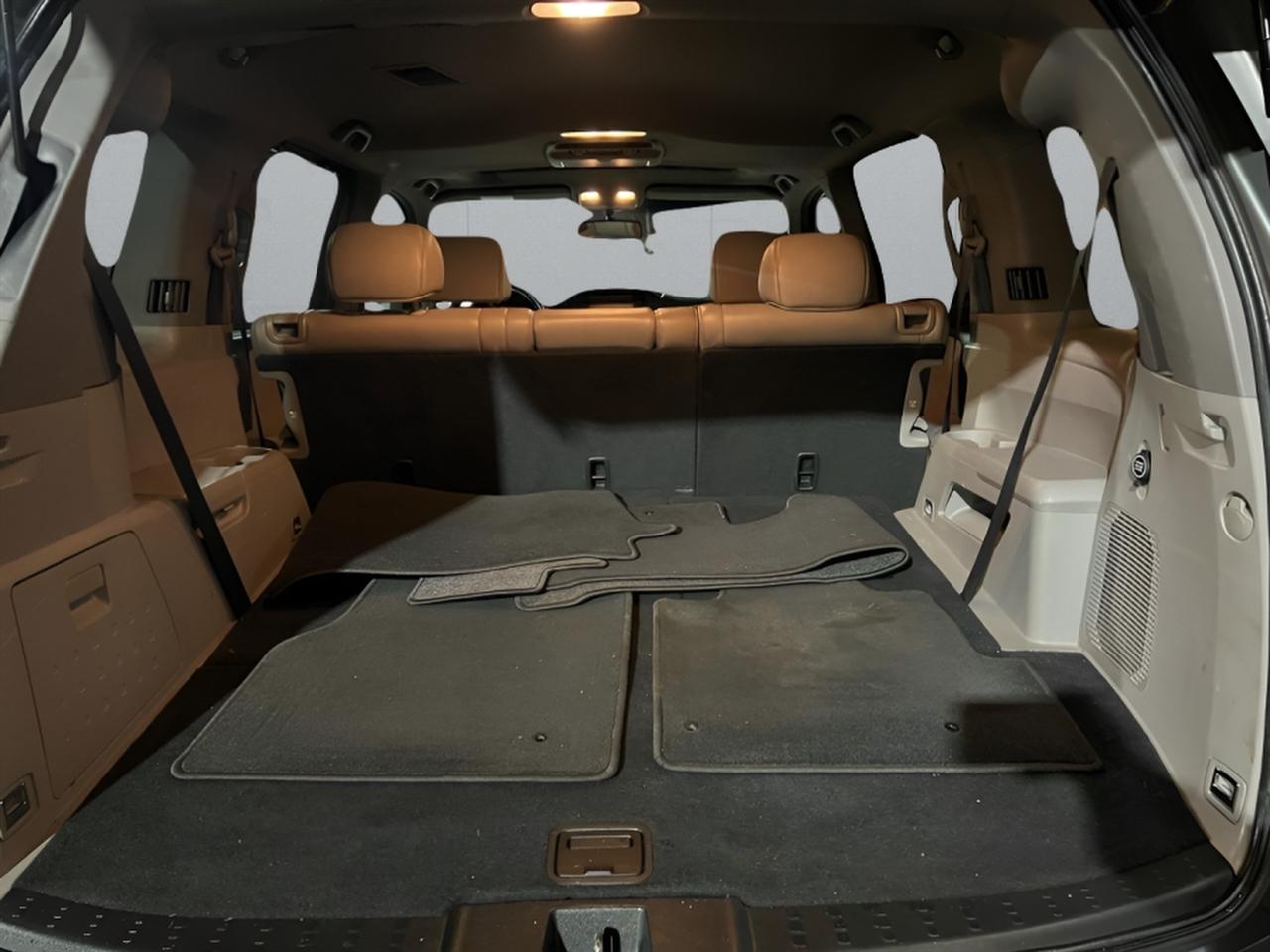 Honda Pilot Touring 4WD 5-Spd AT with DVD 2011