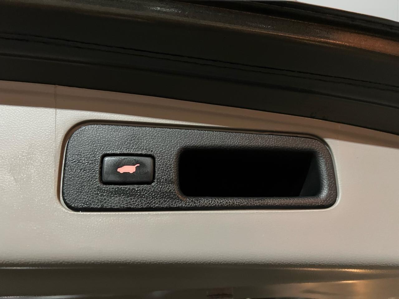 Honda Pilot Touring 4WD 5-Spd AT with DVD 2011