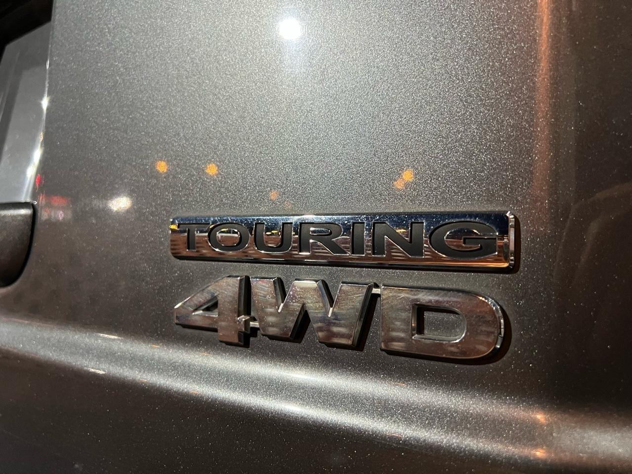 Honda Pilot Touring 4WD 5-Spd AT with DVD 2011