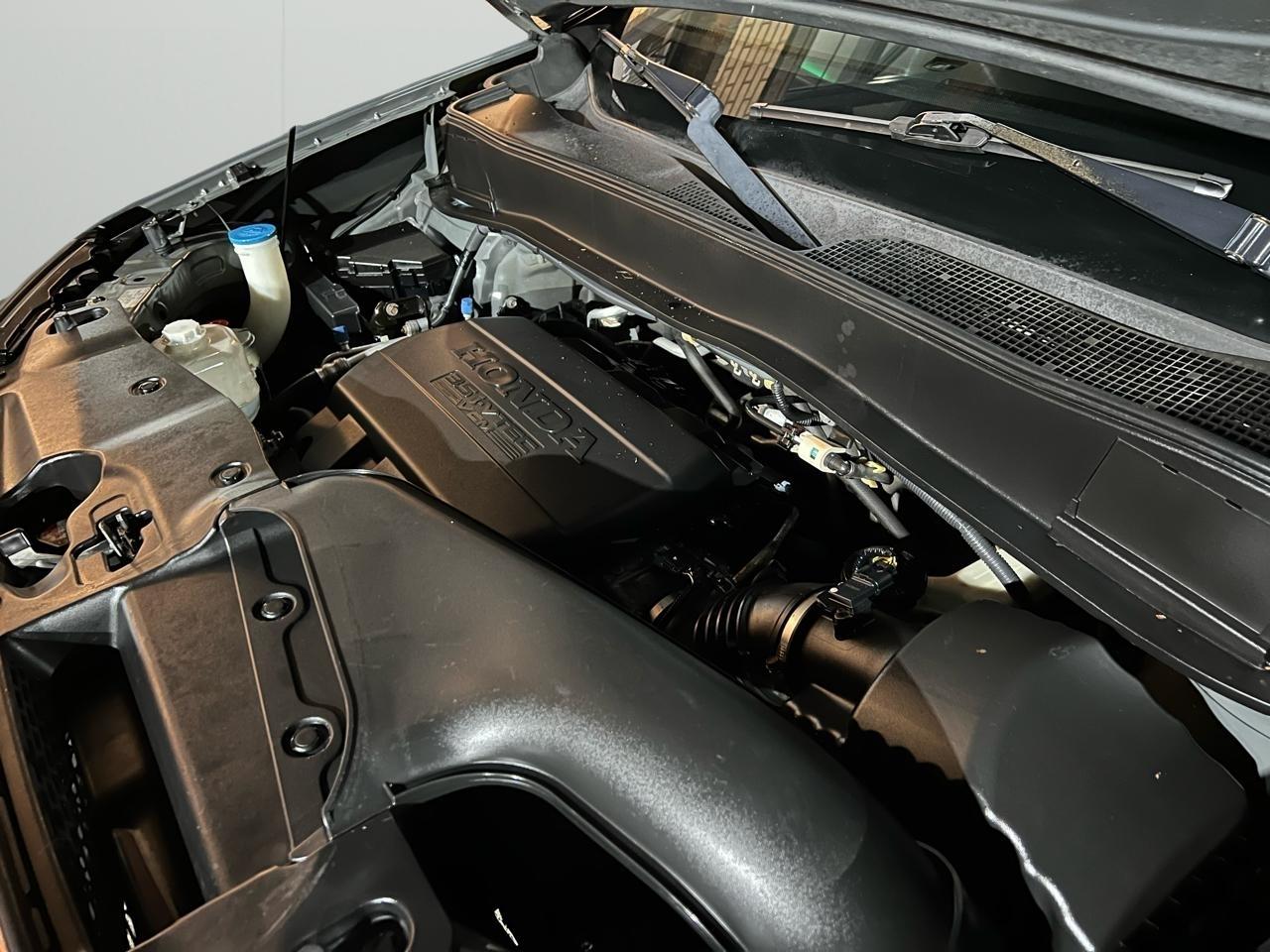 Honda Pilot Touring 4WD 5-Spd AT with DVD 2011