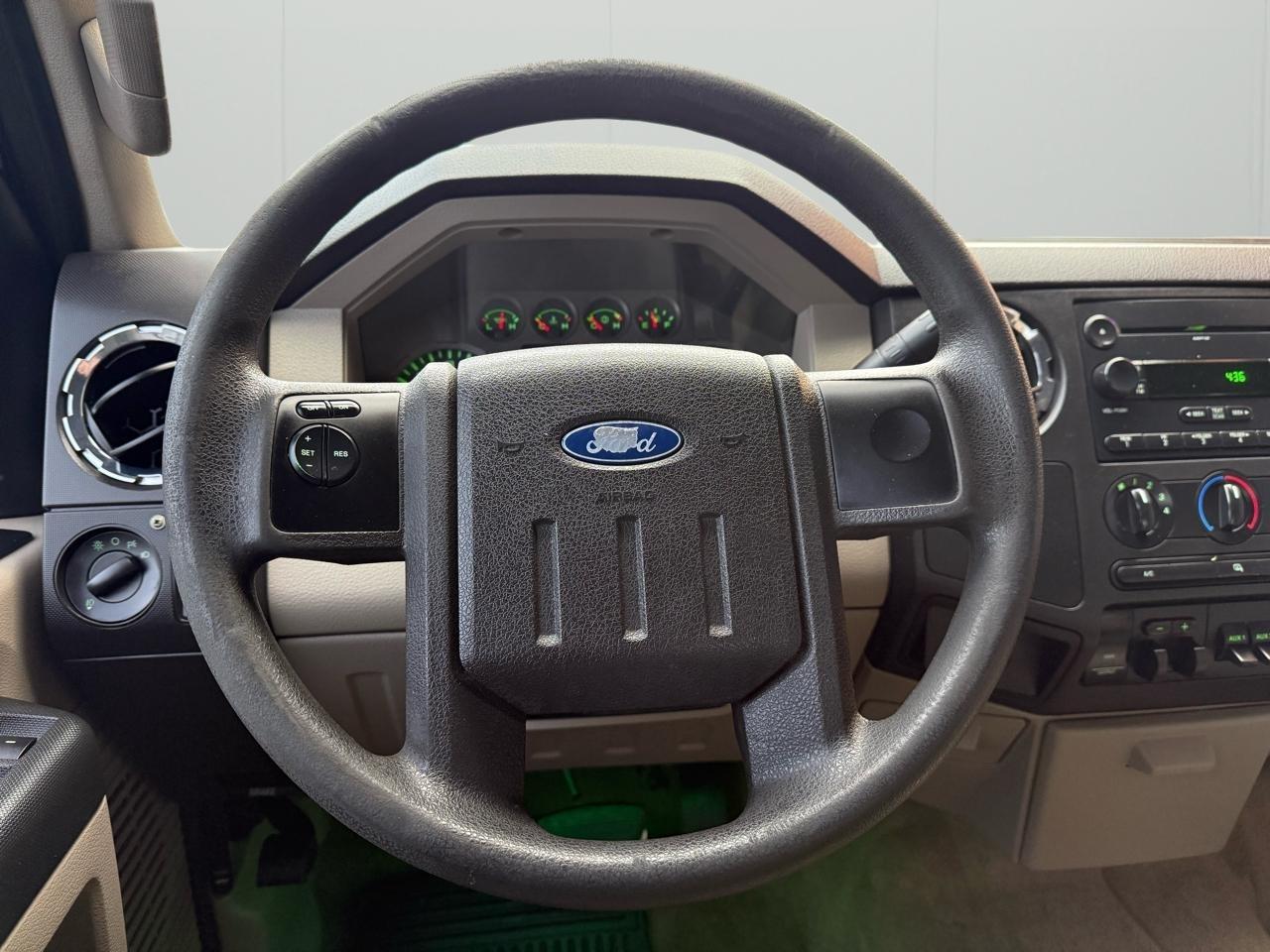 Ford F-250 SD XLT Crew Cab Long Bed 4WD 2008