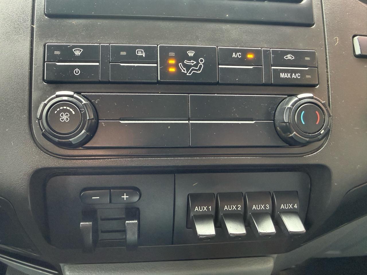 Ford F-350 SD XLT Crew Cab Long Bed 4WD 2016