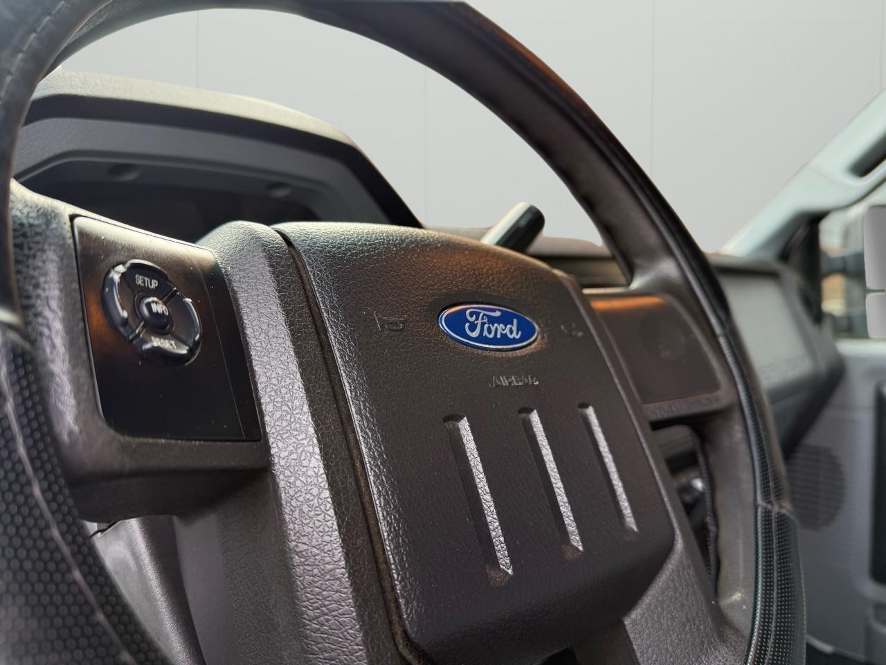 Ford F-350 SD XLT Crew Cab Long Bed 4WD 2016