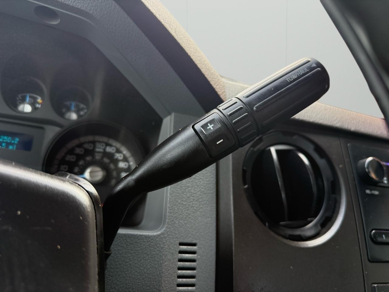 Ford F-350 SD XLT Crew Cab Long Bed 4WD 2016