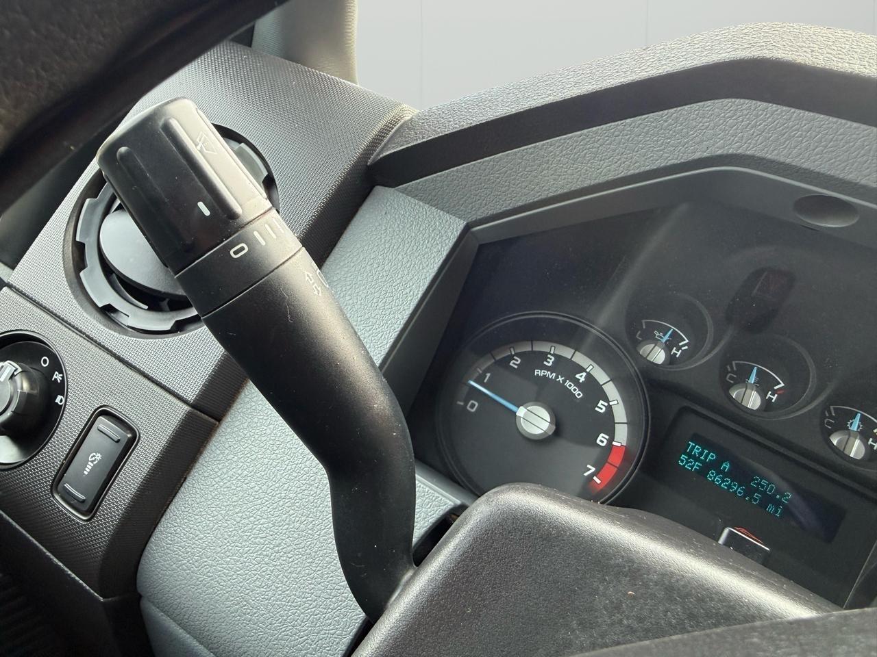 Ford F-350 SD XLT Crew Cab Long Bed 4WD 2016