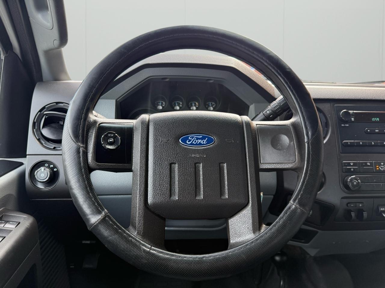 Ford F-350 SD XLT Crew Cab Long Bed 4WD 2016