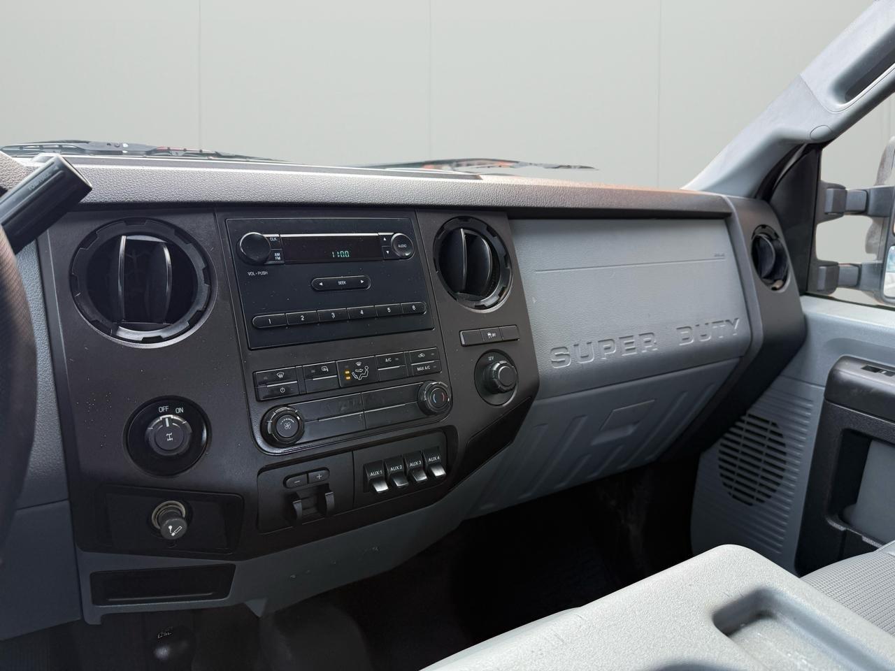 Ford F-350 SD XLT Crew Cab Long Bed 4WD 2016