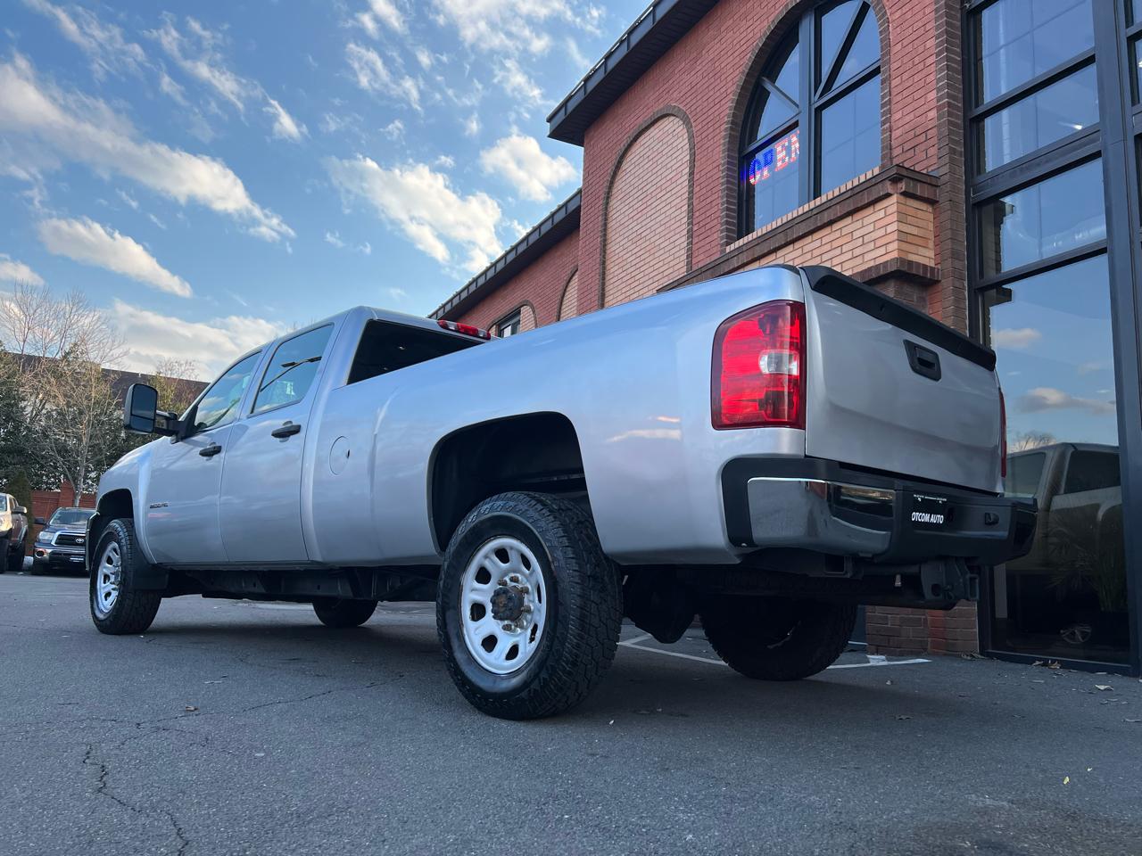 Chevrolet Silverado 2500HD Work Truck Crew Cab 4WD 2012